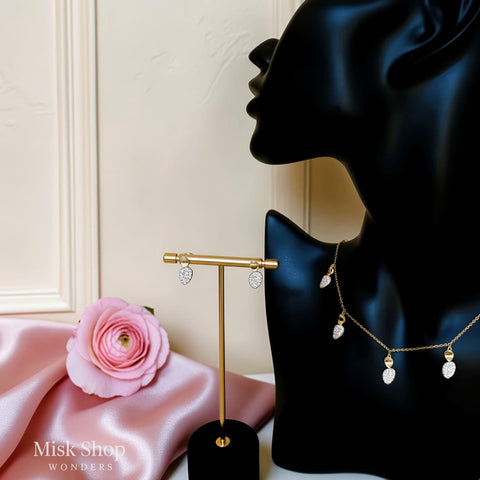 Adjustable zircon drop necklace set that can be worn as choker or longer, available in gold and silver