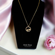 سنسال فراشتين داخل إطار دائري مرصع زركون مطلي ذهب عيار 21 من Misk Shop