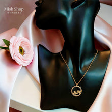سنسال فراشتين داخل إطار دائري مرصع زركون مطلي ذهب عيار 21 من Misk Shop