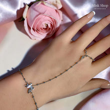 كف فراشة ناعم مرصع زركون مطلي روديوم قابل للتعديل من Misk Shop