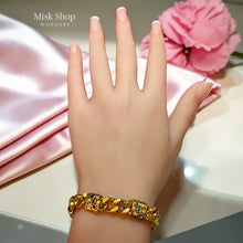 
اسوارة جنزير مطلية ذهب 21 قيراط مزينة بزيركون فيروزي وكحلي تصميم فاخر من Misk Shop