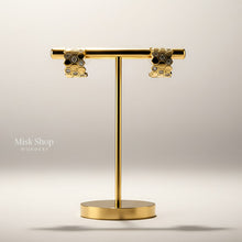 
طقم روز جولد مستوحى من شوميه بتصميم سداسي مرصع بالزيركون من Misk Shop
