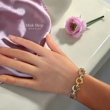
اسوارة حلقات ذهب مع زيركون فضي بتصميم مزدوج قابلة للتعديل من Misk Shop