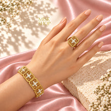 Floral pearl bracelet and ring set worn on hand