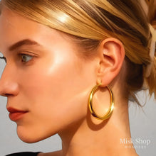قرط هوب ذهبي بتصميم دائري ناعم (Bold Hoop Earrings)