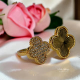 خاتم مستوحى من Van Cleef بتصميم زهرتين، فري سايز، مطلي بالذهب عيار 18 ومرصع بأحجار الزيركون عالية الشفافية من Misk Shop.