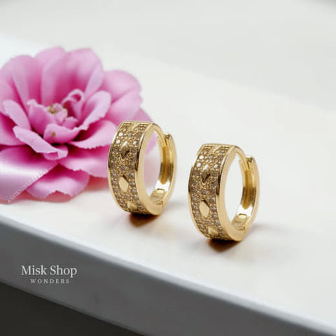 حلق عريض فاخر مرصع زيركون مطلي ذهب عيار 21 من Misk Shop
