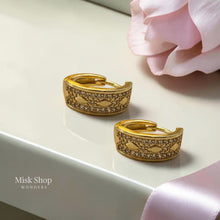 حلق عريض فاخر مرصع زيركون مطلي ذهب عيار 21 من Misk Shop