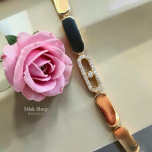
طقم طويل فاخر مستوحى من ميسيكا مرصع بالزيركون من Misk Shop