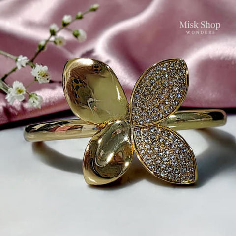 Golden floral zircon bracelet and adjustable matching ring set by Misk Shop