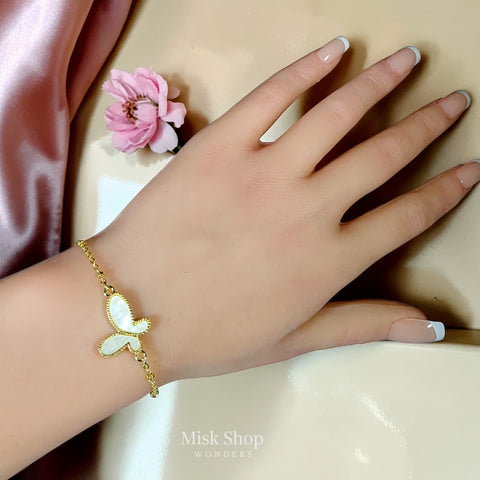 اسوارة فراشة من الصدف الطبيعي مطلية ذهب عيار 18 قابلة للتعديل من Misk Shop