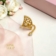 Pearl fan ring side view