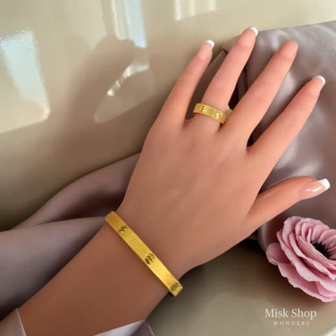 اسوارة بانجل لوف باللون الذهبي – مطلية ذهب 21