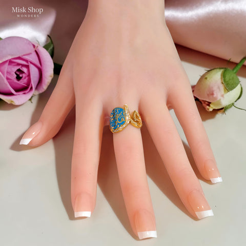 21K gold plated round Qul Arabic calligraphy ring with blue enamel and zircon – Misk Shop