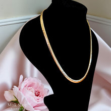 
سنسال Snake Chain نسائي مطلي ذهب عيار 18 من ستانلس ستيل مقاوم للصدأ بتصميم أملس فاخر