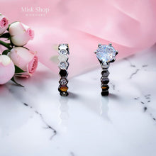 Silver twin wedding ring set with high-clarity zircon stones