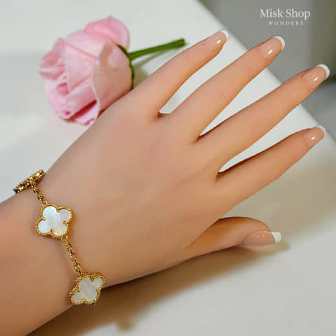 اسوارة فان كليف صدف طبيعي وجهين من Misk Shop
