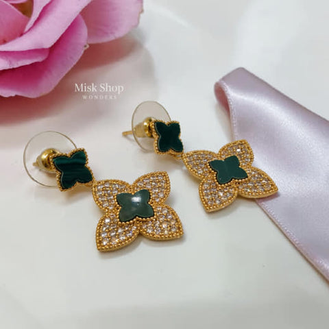 حلق فاخر مرصع زيركون مستوحى من فان كليف من Misk Shop