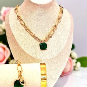 طقم الزمرد