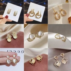 أقراط أذن مطلية بالذهب